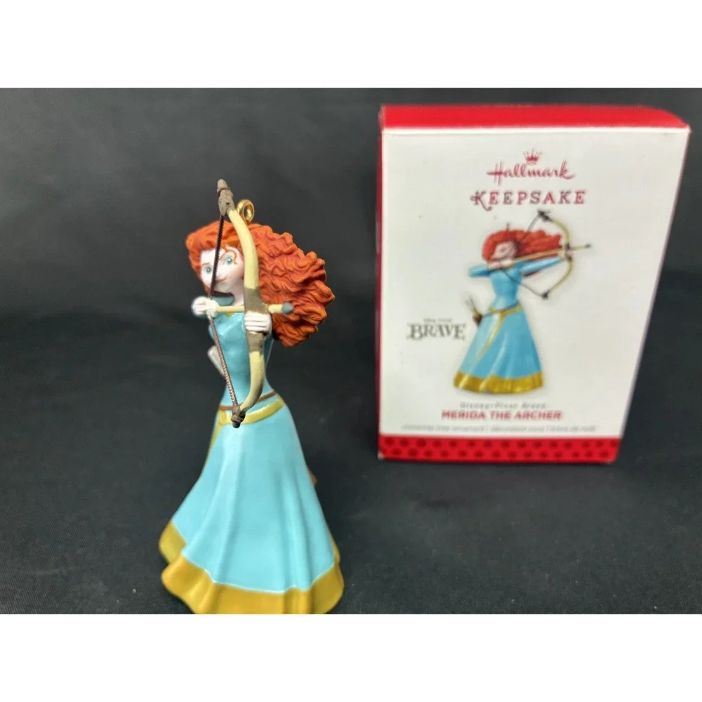 2013 Hallmark Keepsake Disney Pixar Brave Merida The Archer Ornament QXD6822